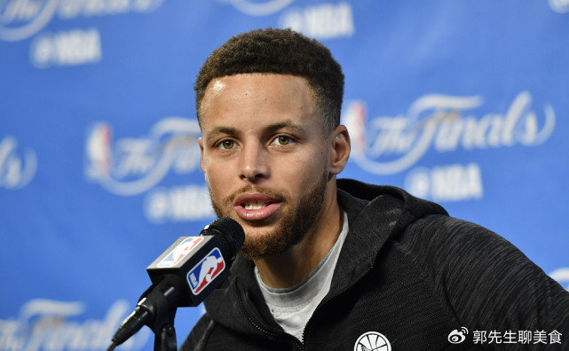 云开体育-库里评历史最强阵容，科比詹皇均无缘，网友：这阵容能82胜0负|奥尼尔|斯蒂芬·库里|乔丹|勒布朗·詹姆斯|科比·布莱恩特_新浪体育_新浪新闻