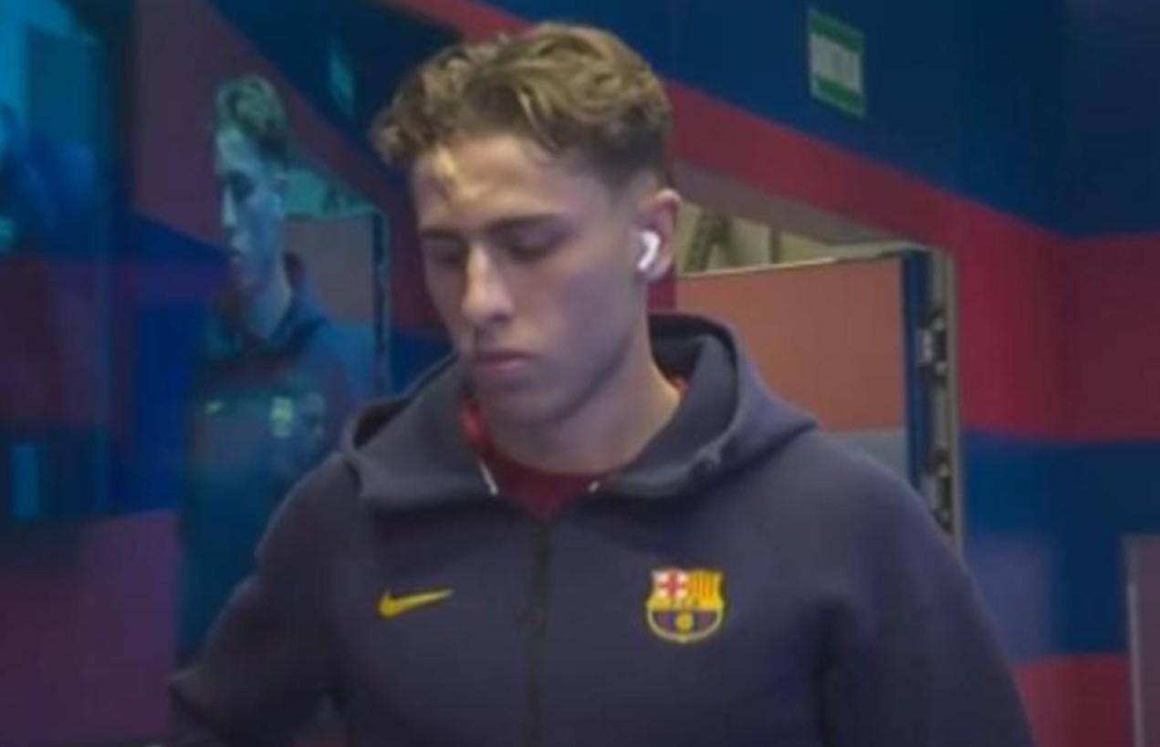 开云体育APP-费尔明头部受伤近照：额头贴着敷料，能明显看到肿块